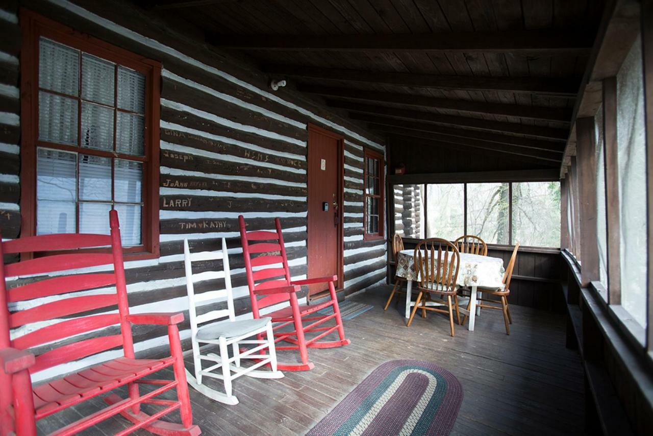 Pine Gables Cabins Villa Lake Lure Bagian luar foto