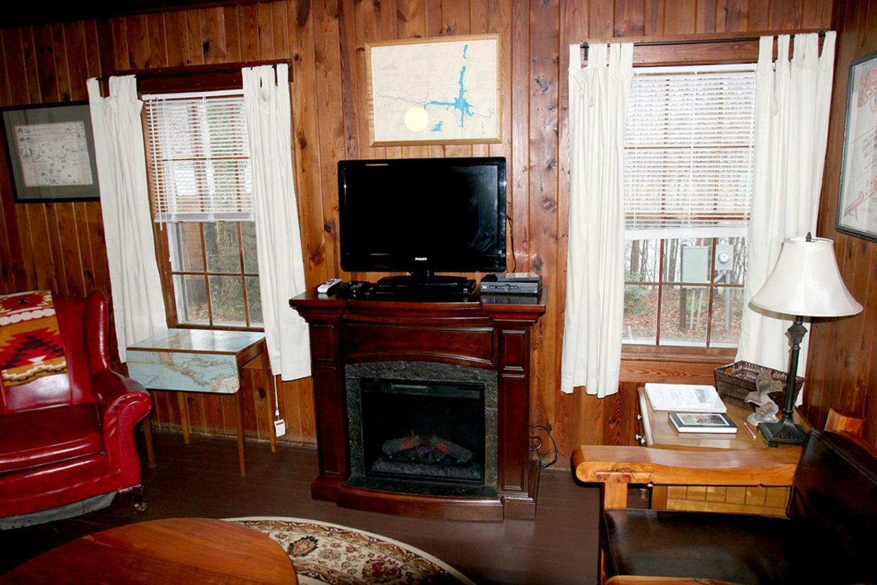 Pine Gables Cabins Villa Lake Lure Bagian luar foto
